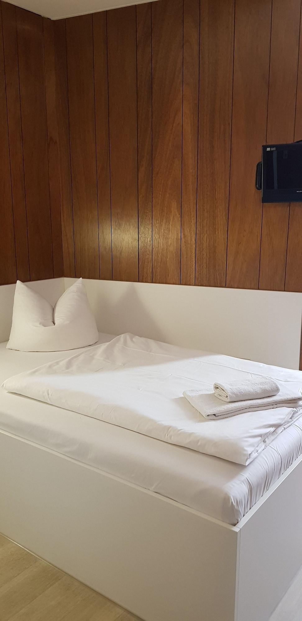 Central-hotel Tegel Отель