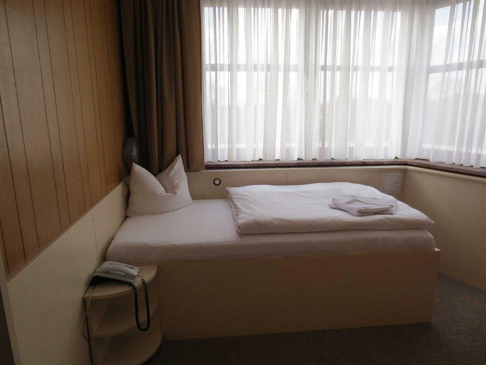 Отель Central-hotel Tegel Берлин