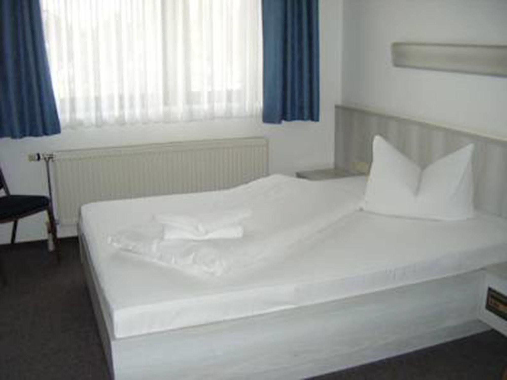 Отель Central-hotel Tegel Берлин