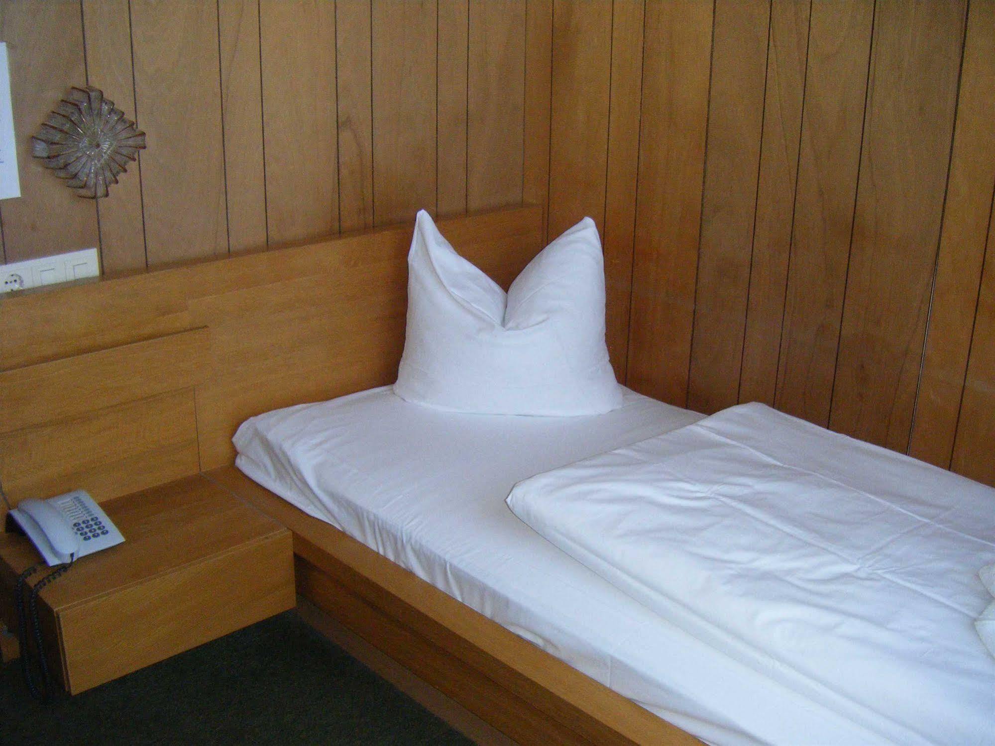 Central-hotel Tegel Отель 2*