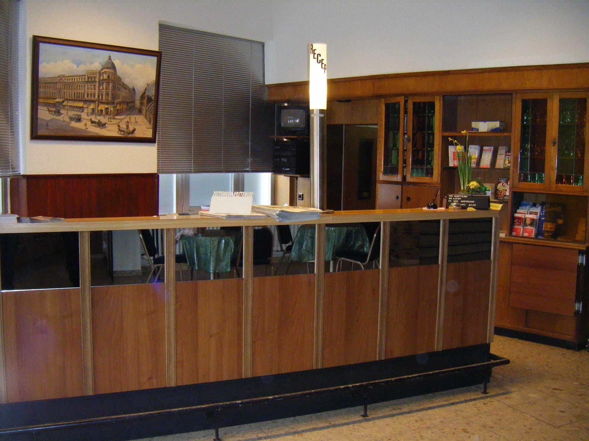Central-hotel Tegel Отель